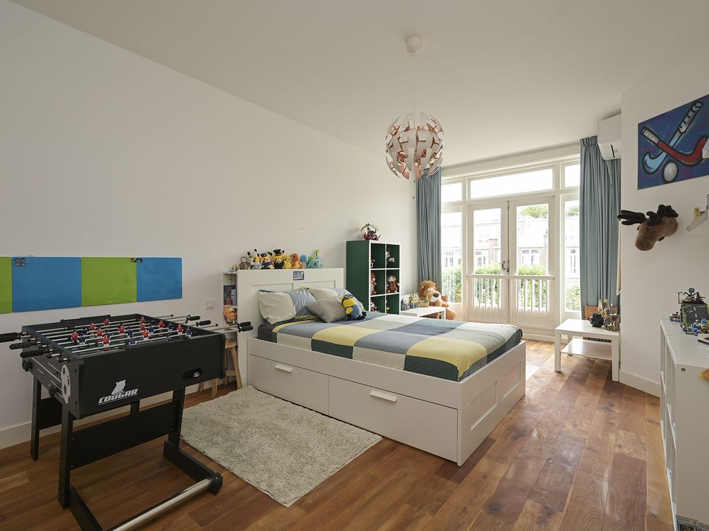 Van der Woertstraat 34, 'S-GRAVENHAGE