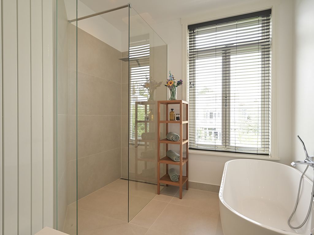 Van der Woertstraat 34, 'S-GRAVENHAGE