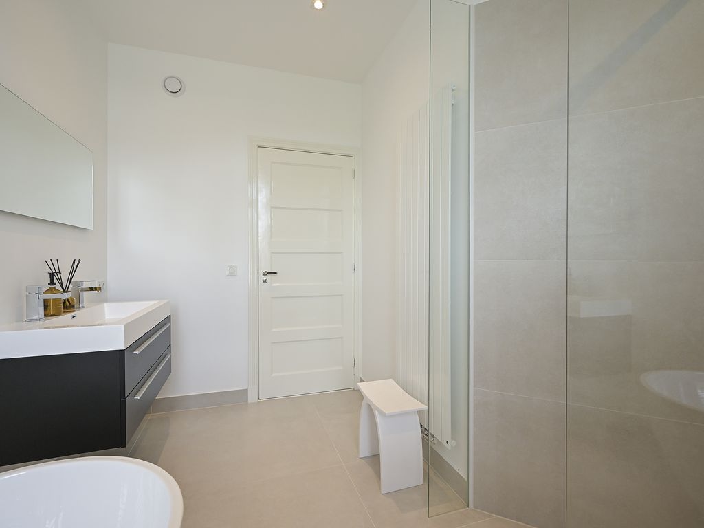 Van der Woertstraat 34, 'S-GRAVENHAGE