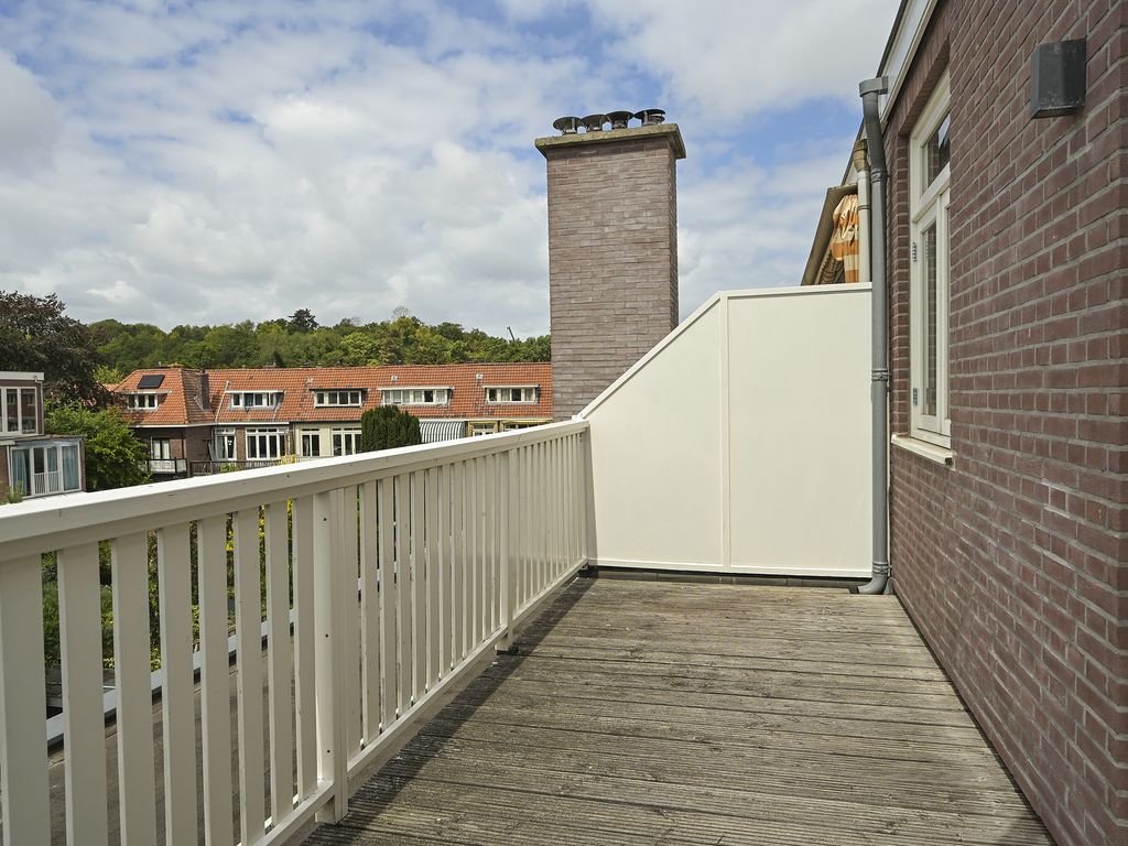 Van der Woertstraat 34, 'S-GRAVENHAGE