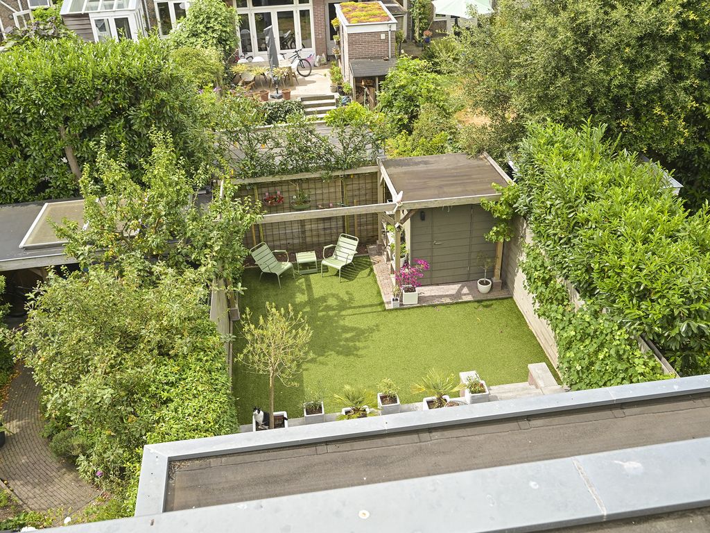 Van der Woertstraat 34, 'S-GRAVENHAGE