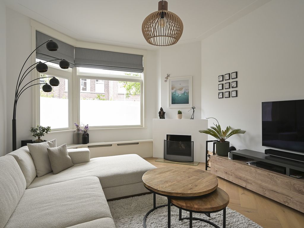 Van der Woertstraat 34, 'S-GRAVENHAGE
