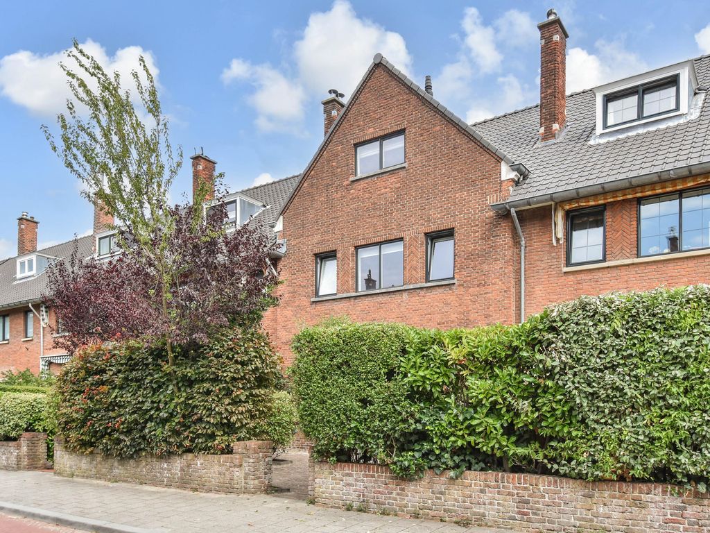 Van Wouwstraat 17, 'S-GRAVENHAGE