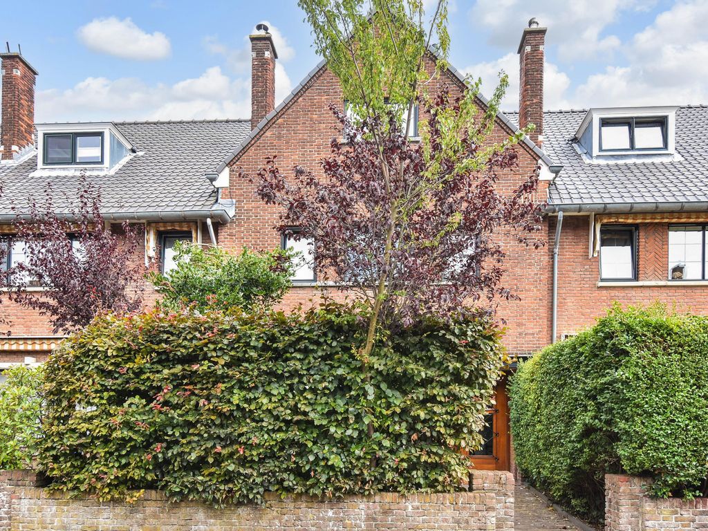 Van Wouwstraat 17, 'S-GRAVENHAGE
