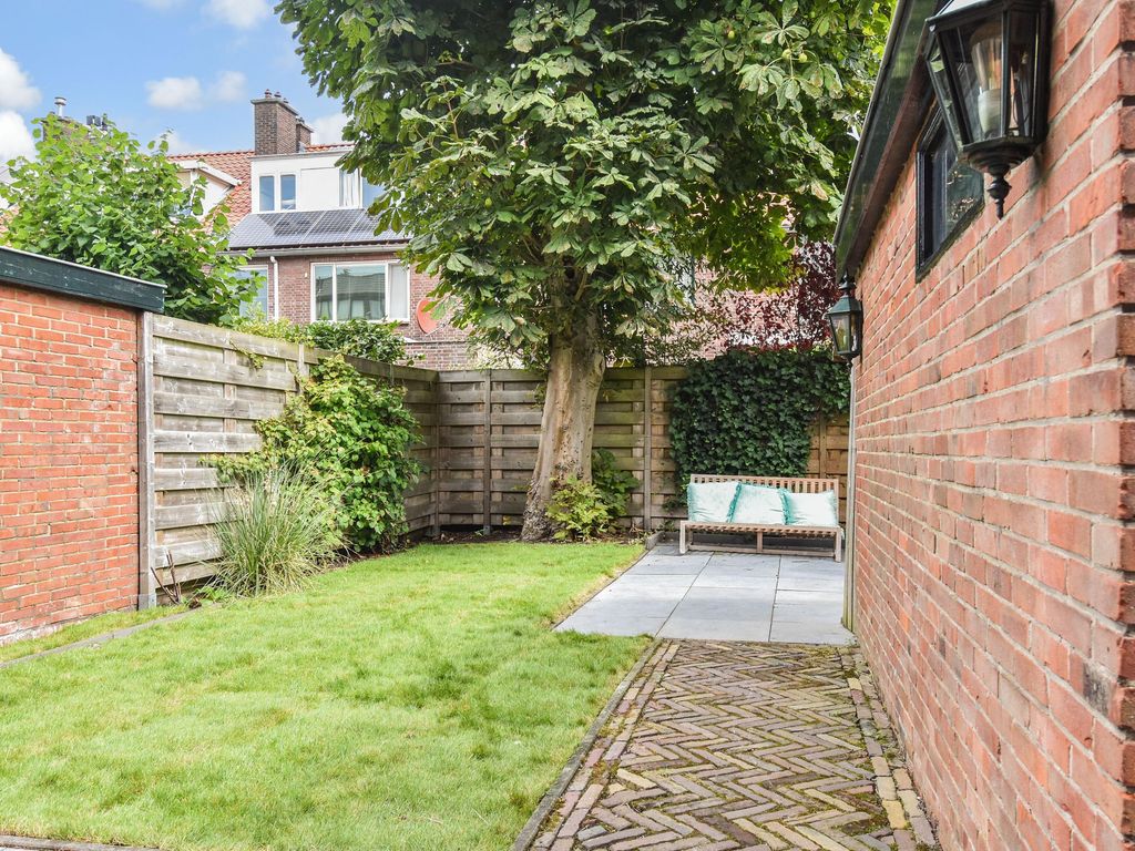 Van Wouwstraat 17, 'S-GRAVENHAGE