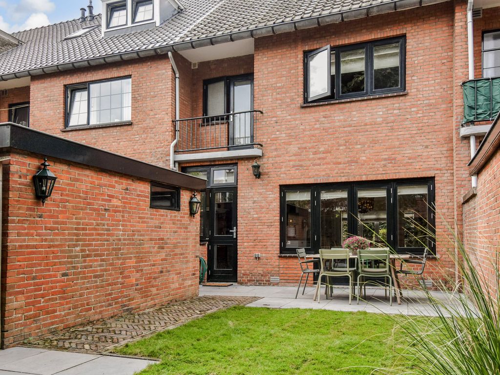 Van Wouwstraat 17, 'S-GRAVENHAGE