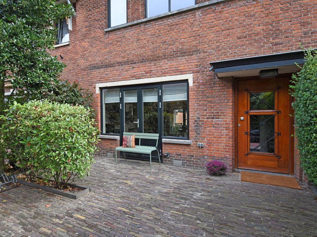 Van Wouwstraat 17, 'S-GRAVENHAGE