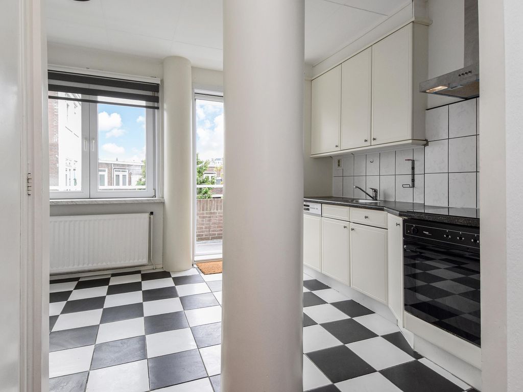 Juliana van Stolberglaan 337, 'S-GRAVENHAGE