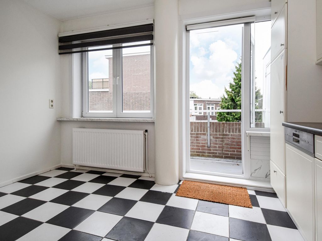 Juliana van Stolberglaan 337, 'S-GRAVENHAGE