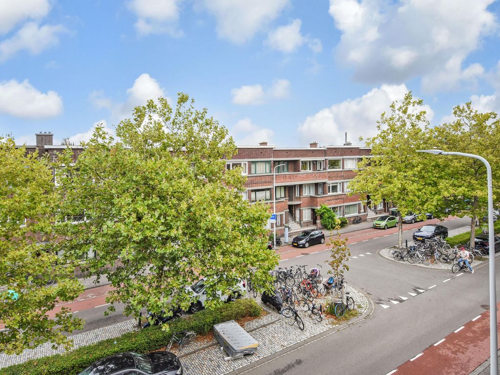 Juliana van Stolberglaan 337, 'S-GRAVENHAGE