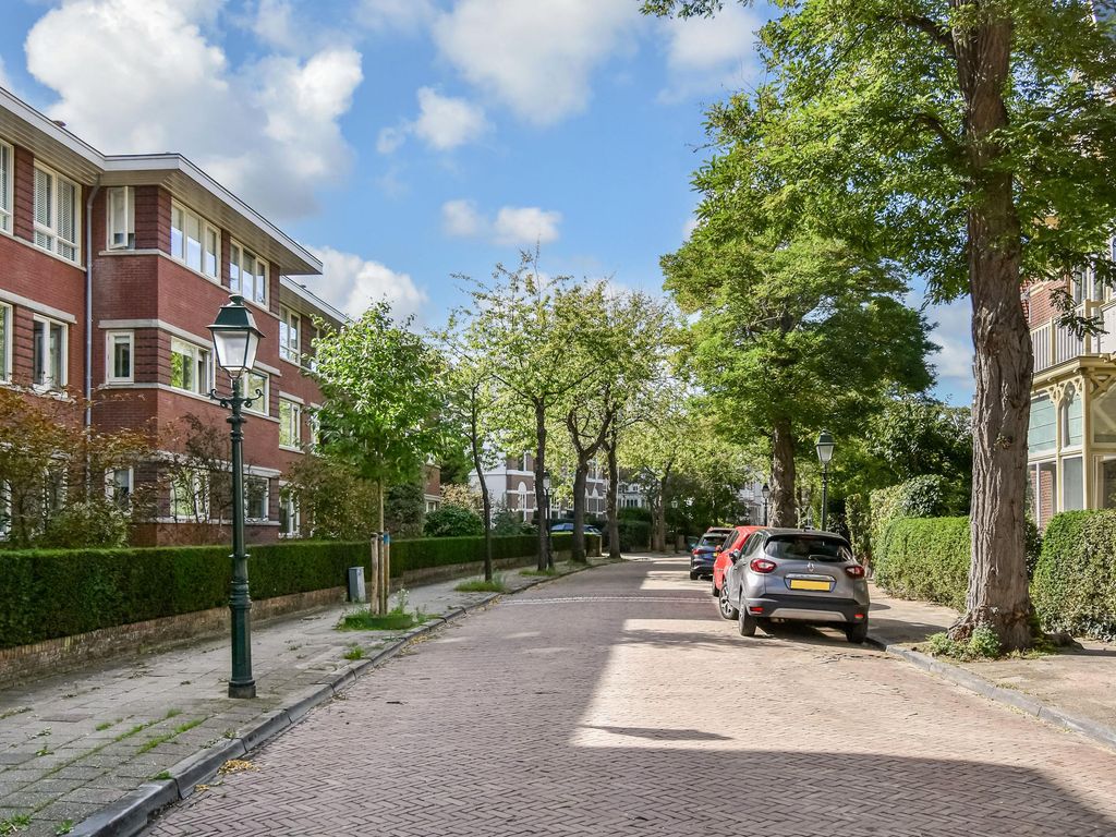 Plesmanweg 46, 'S-GRAVENHAGE
