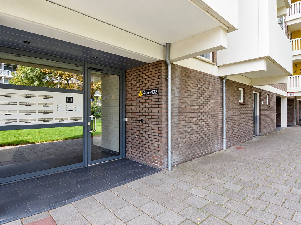 Suzannaland 424, 'S-GRAVENHAGE