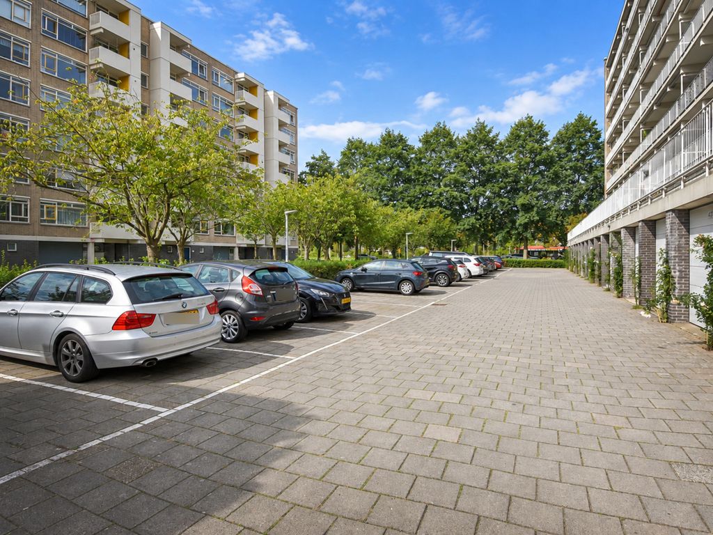 Suzannaland 424, 'S-GRAVENHAGE