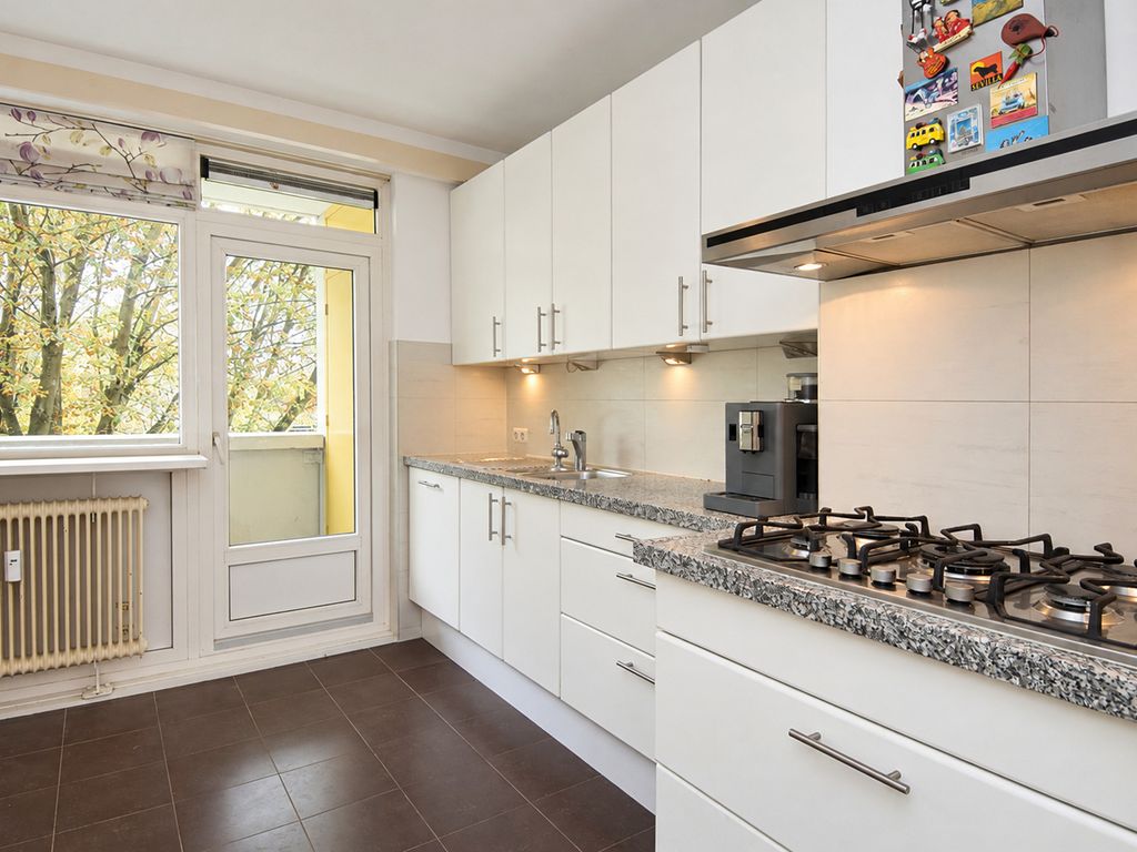 Suzannaland 424, 'S-GRAVENHAGE