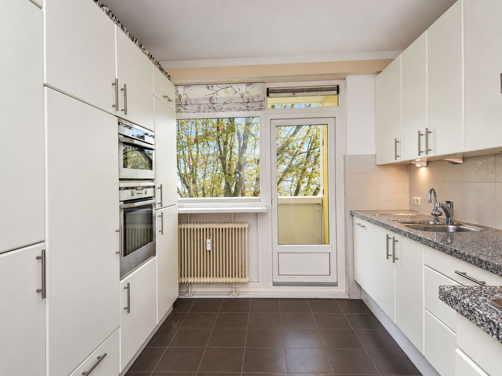 Suzannaland 424, 'S-GRAVENHAGE