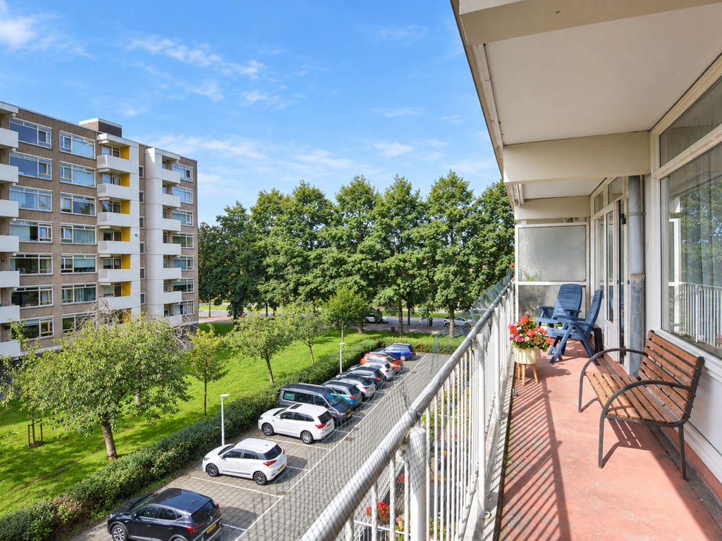 Suzannaland 424, 'S-GRAVENHAGE