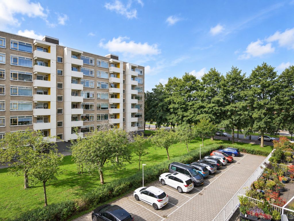 Suzannaland 424, 'S-GRAVENHAGE