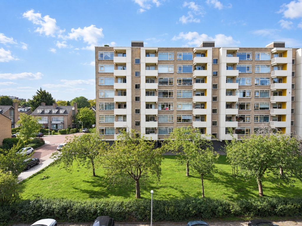 Suzannaland 424, 'S-GRAVENHAGE