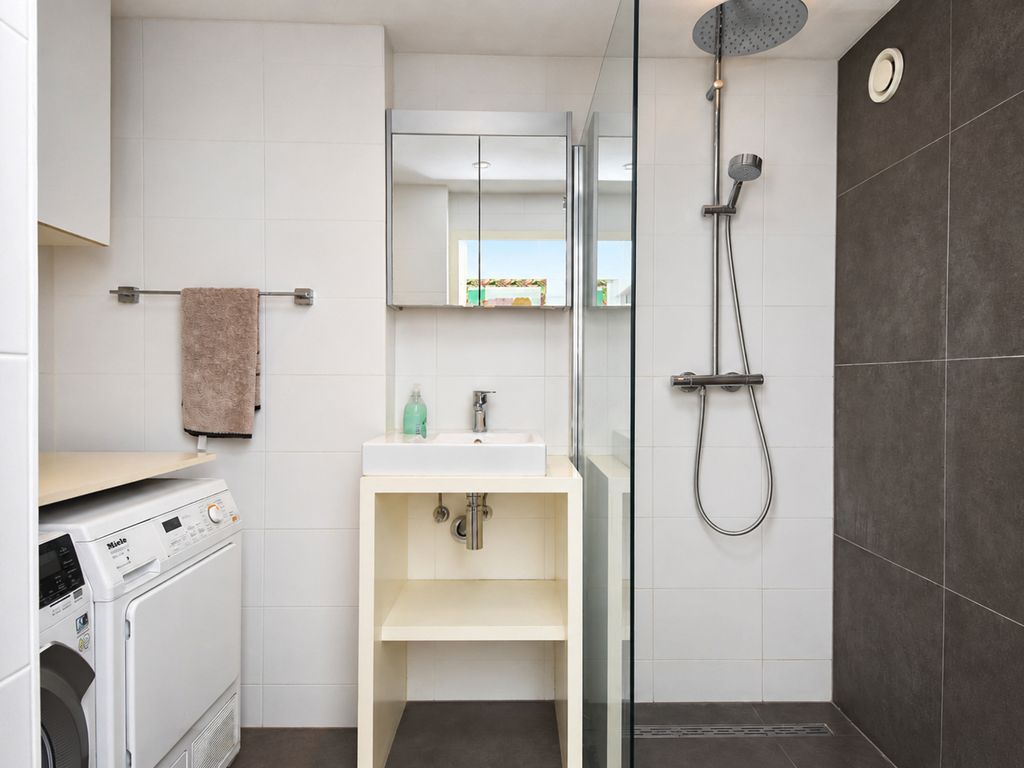 Suzannaland 424, 'S-GRAVENHAGE