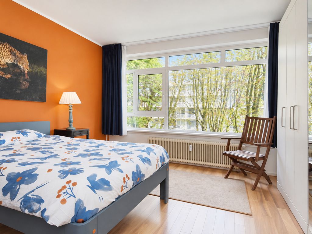 Suzannaland 424, 'S-GRAVENHAGE