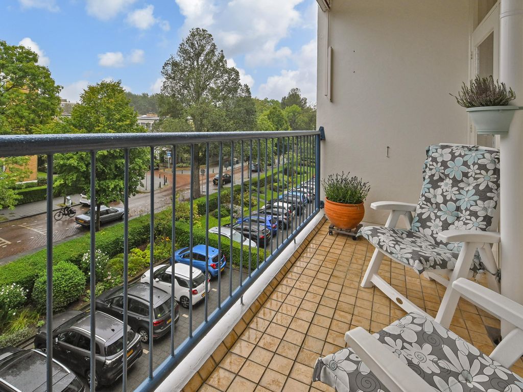 Landr&eacute;straat 261, 'S-GRAVENHAGE