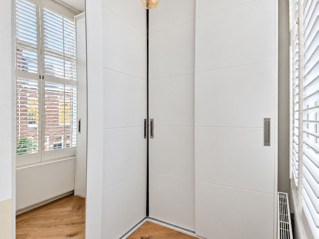 Van Loostraat 125, 'S-GRAVENHAGE