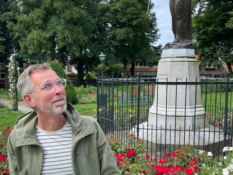 Robert van Herk - stadsgids Brielle - beeld De Nymph Asylplein - Beleef Brielle.jpg