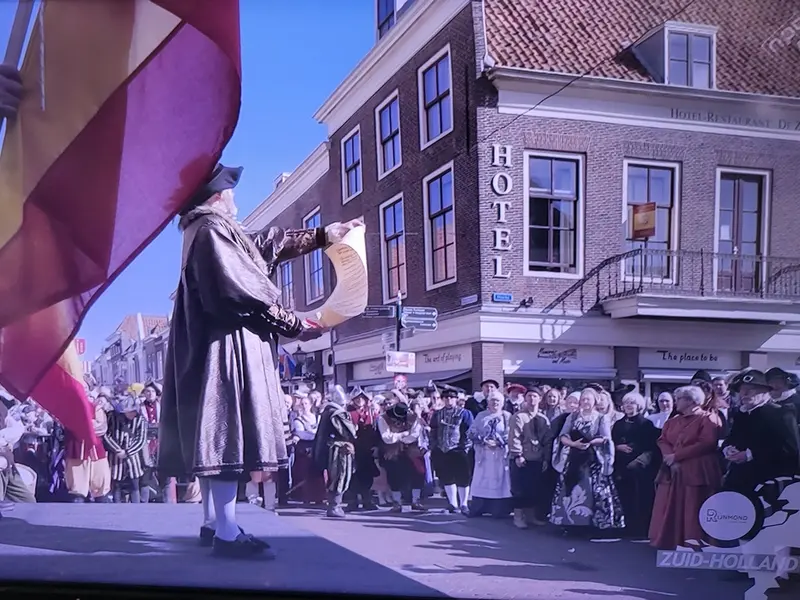 Brielle met 1 Aprilviering op tv in Expeditie Nederland.jpg