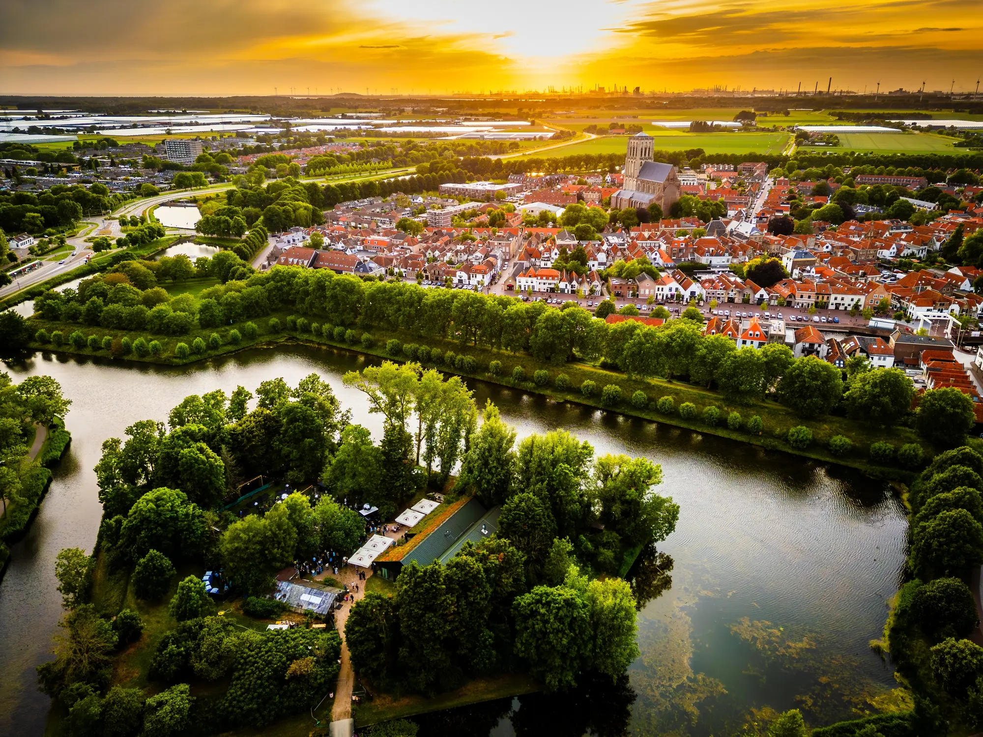 Prachtige dronefoto van Brielle tijdens Fridance
