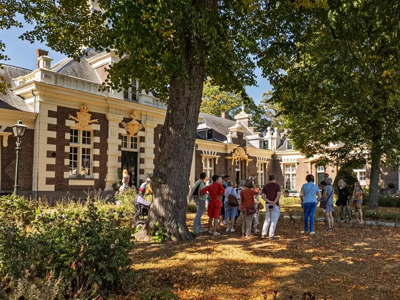 Stadswandeling Brielle - gidsengroep Corrie de Winter.jpg