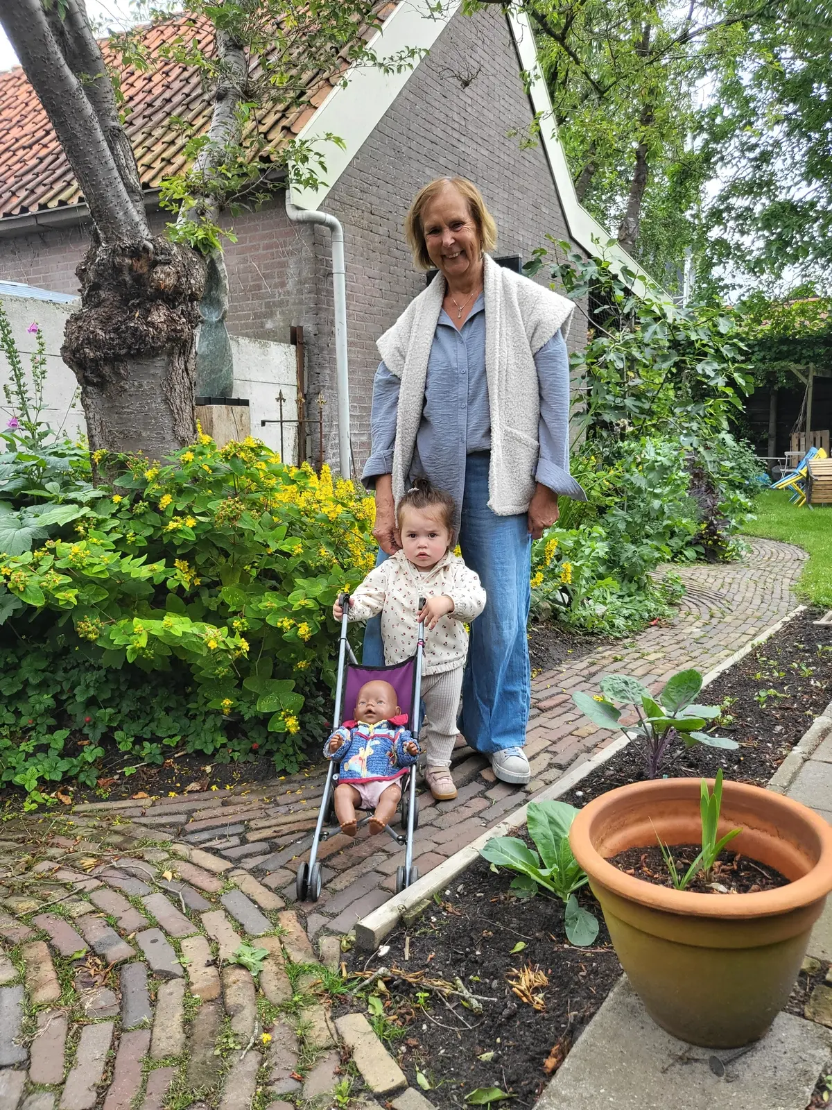 Zondag 14 juni: Gluren in de Tuinen van de Buren!