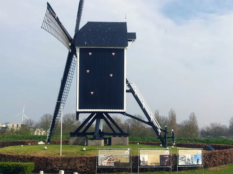 Molen expositie Vliegend Hert.jpg