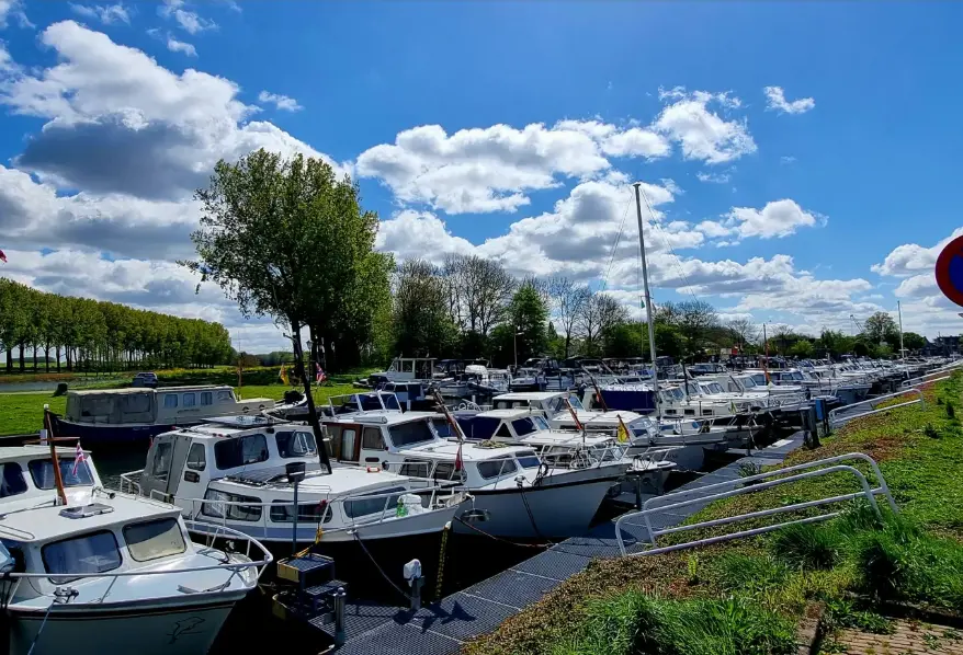 Jachthaven Zwartewaal