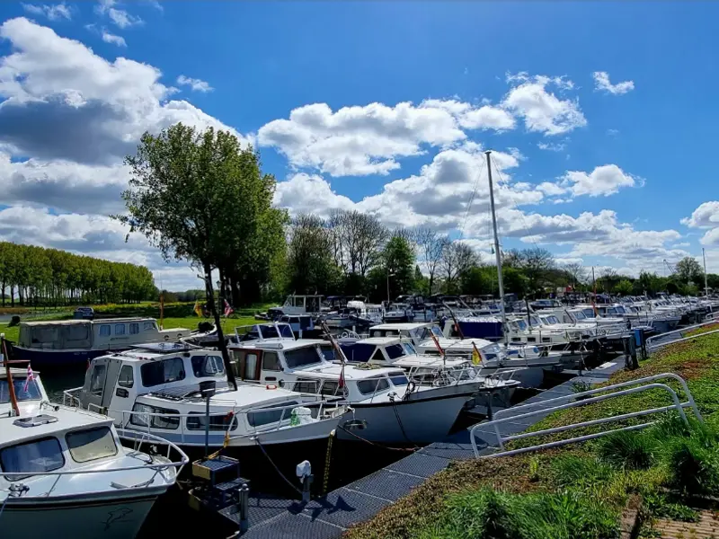 Jachthaven Zwartewaal
