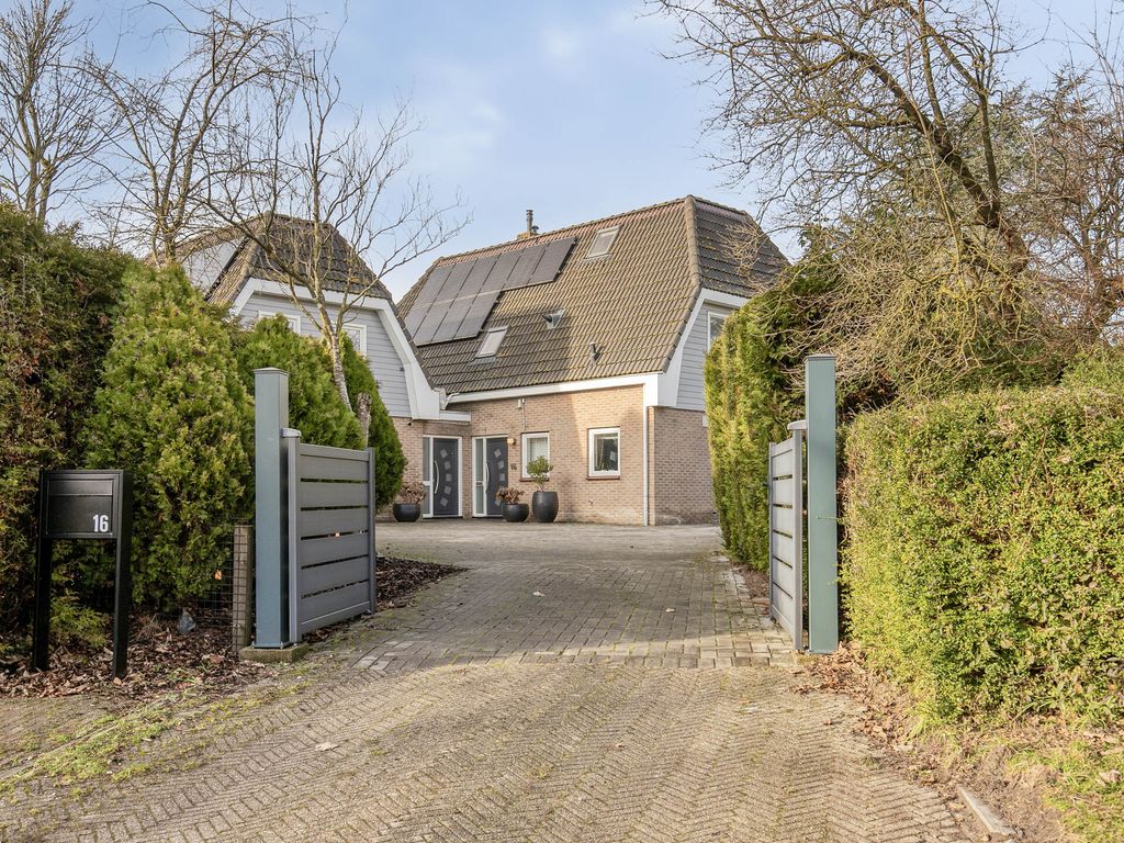 Schans 16, HELLEVOETSLUIS