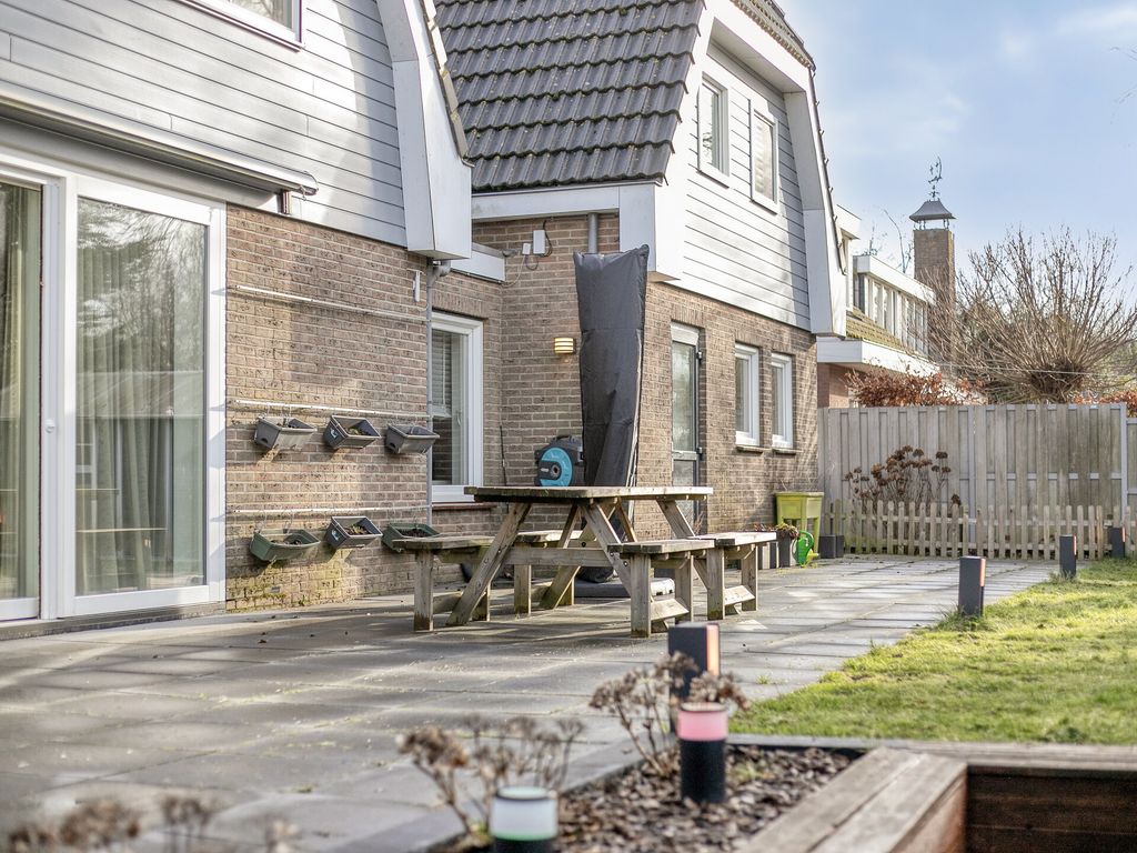 Schans 16, HELLEVOETSLUIS