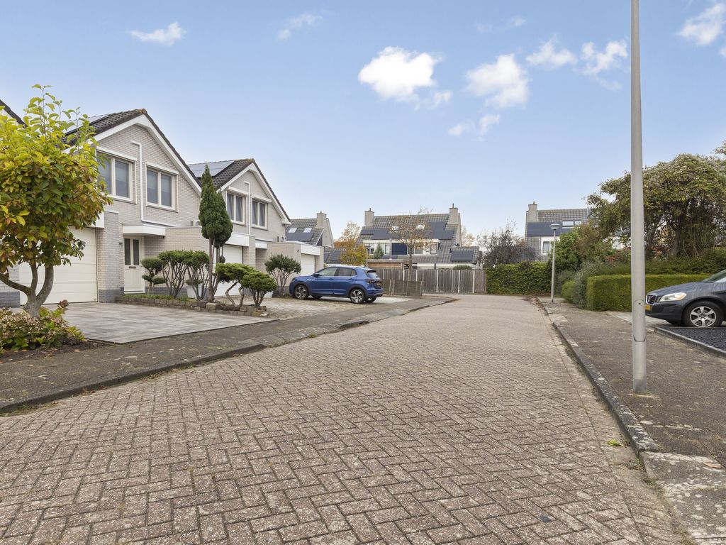Philips van Almondestraat 9, HELLEVOETSLUIS
