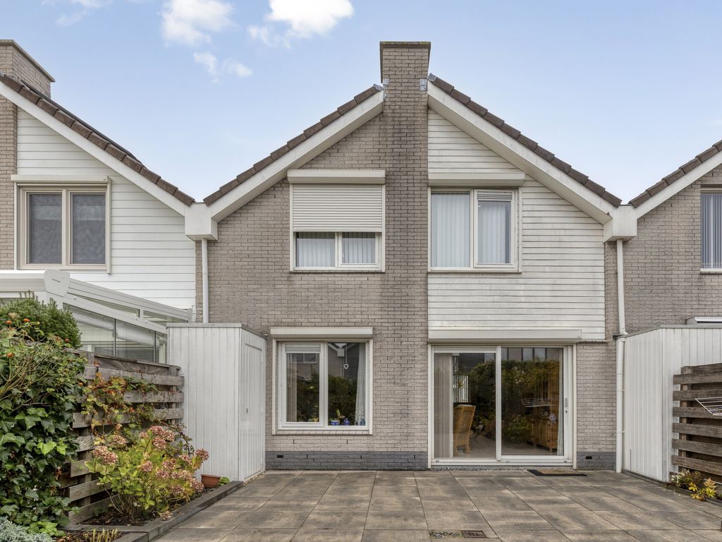 Philips van Almondestraat 9, HELLEVOETSLUIS