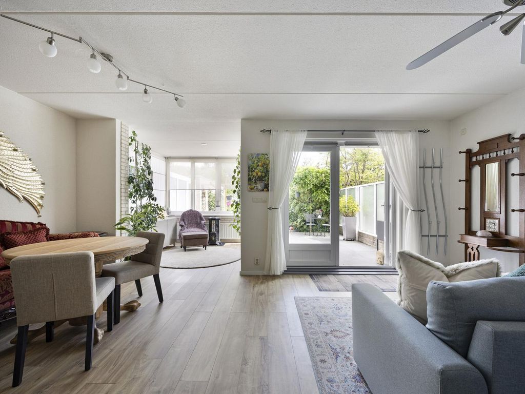 Oostvlietweg 12B, Leidschendam