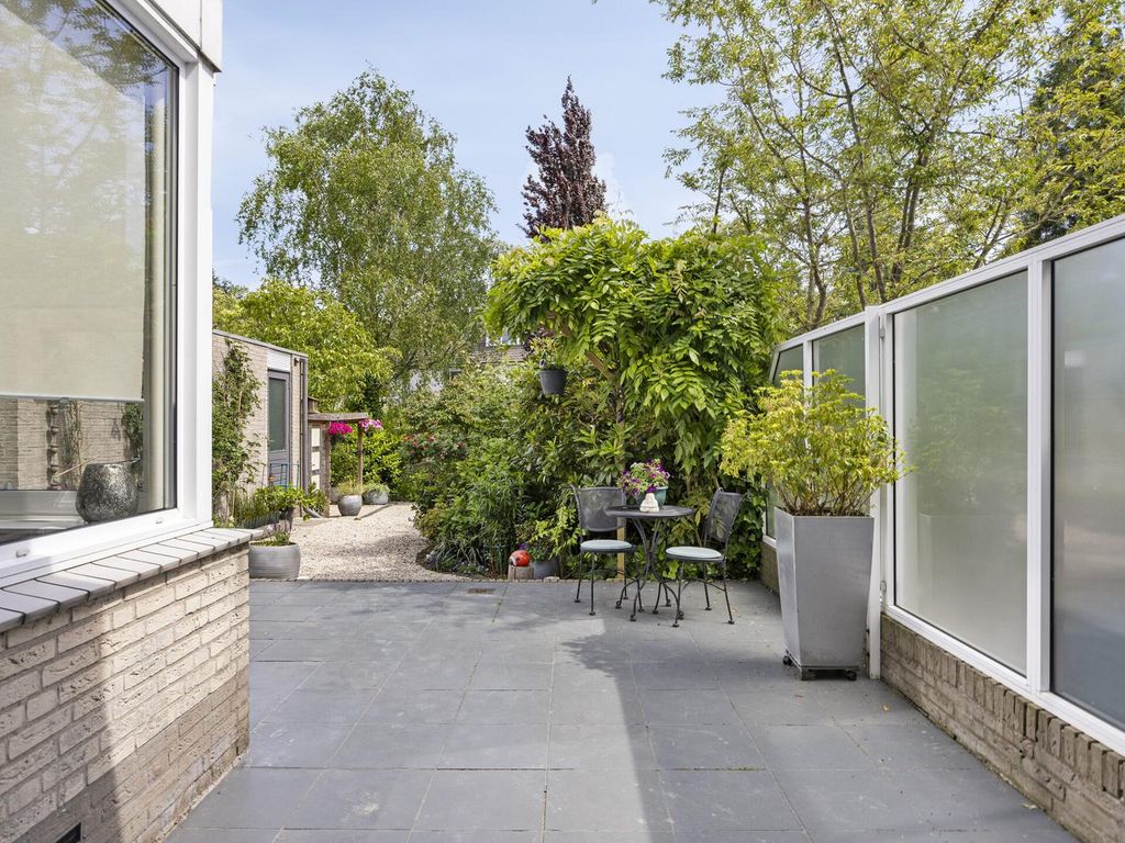 Oostvlietweg 12B, Leidschendam