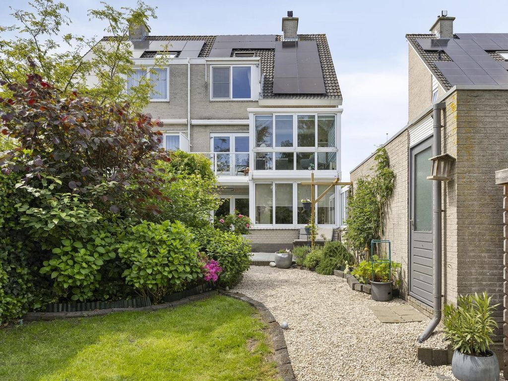 Oostvlietweg 12B, Leidschendam
