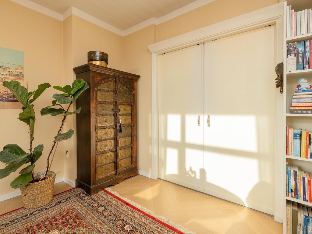 Resedastraat 18, 'S-Gravenhage