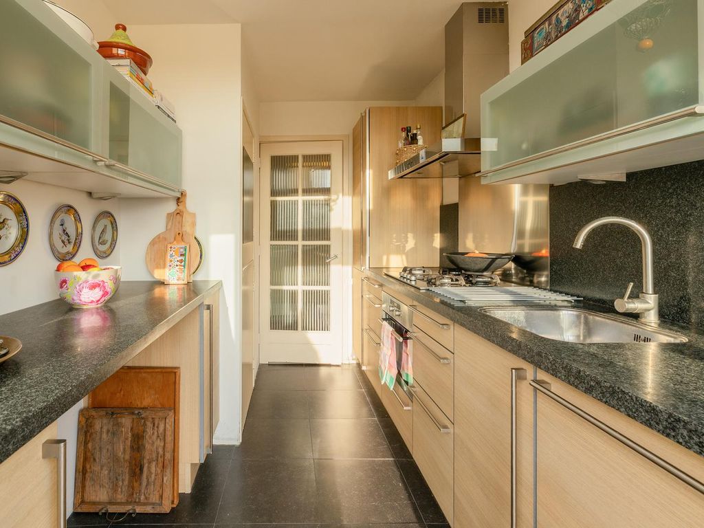 Resedastraat 18, 'S-Gravenhage