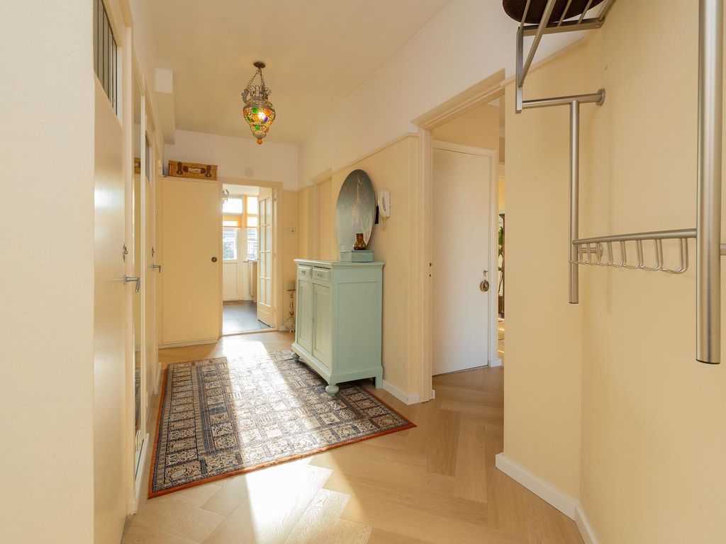 Resedastraat 18, 'S-Gravenhage