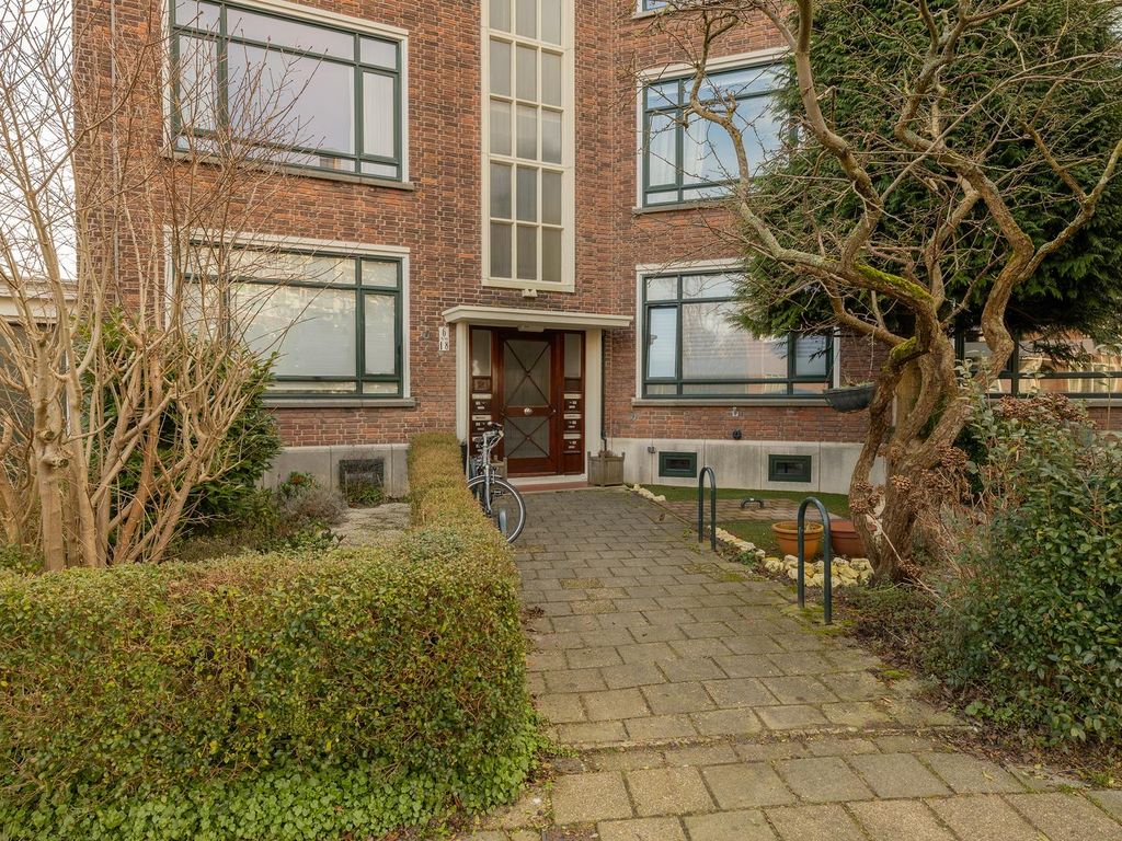 Resedastraat 18, 'S-Gravenhage