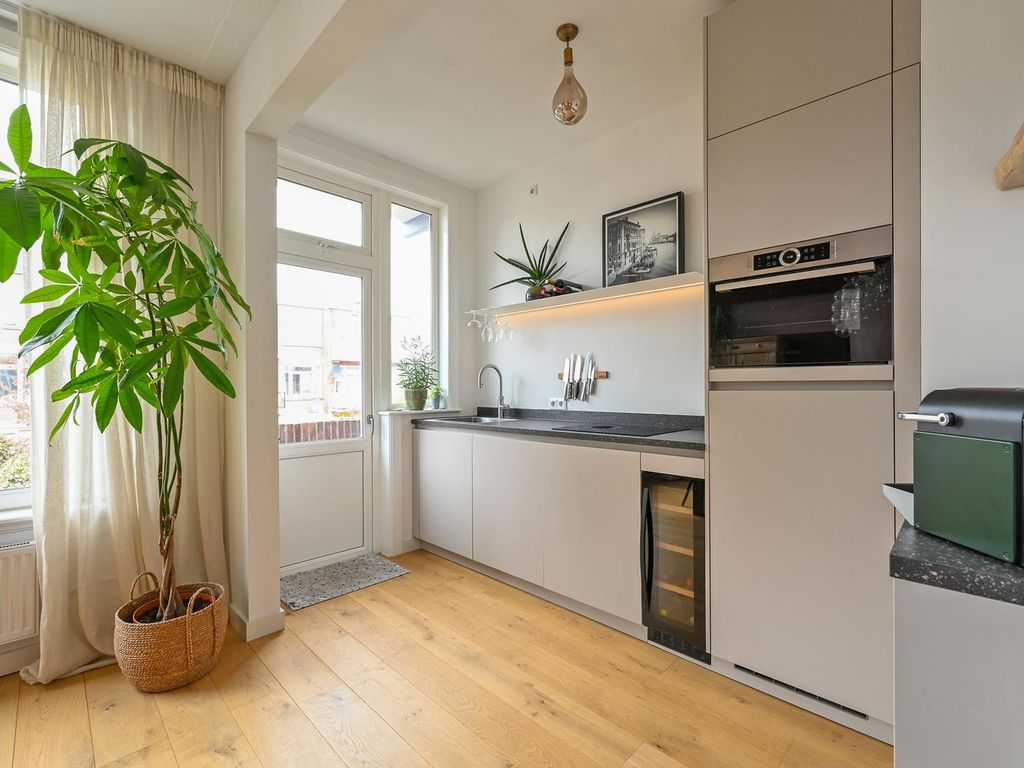 Lunterenstraat 147, 'S-Gravenhage