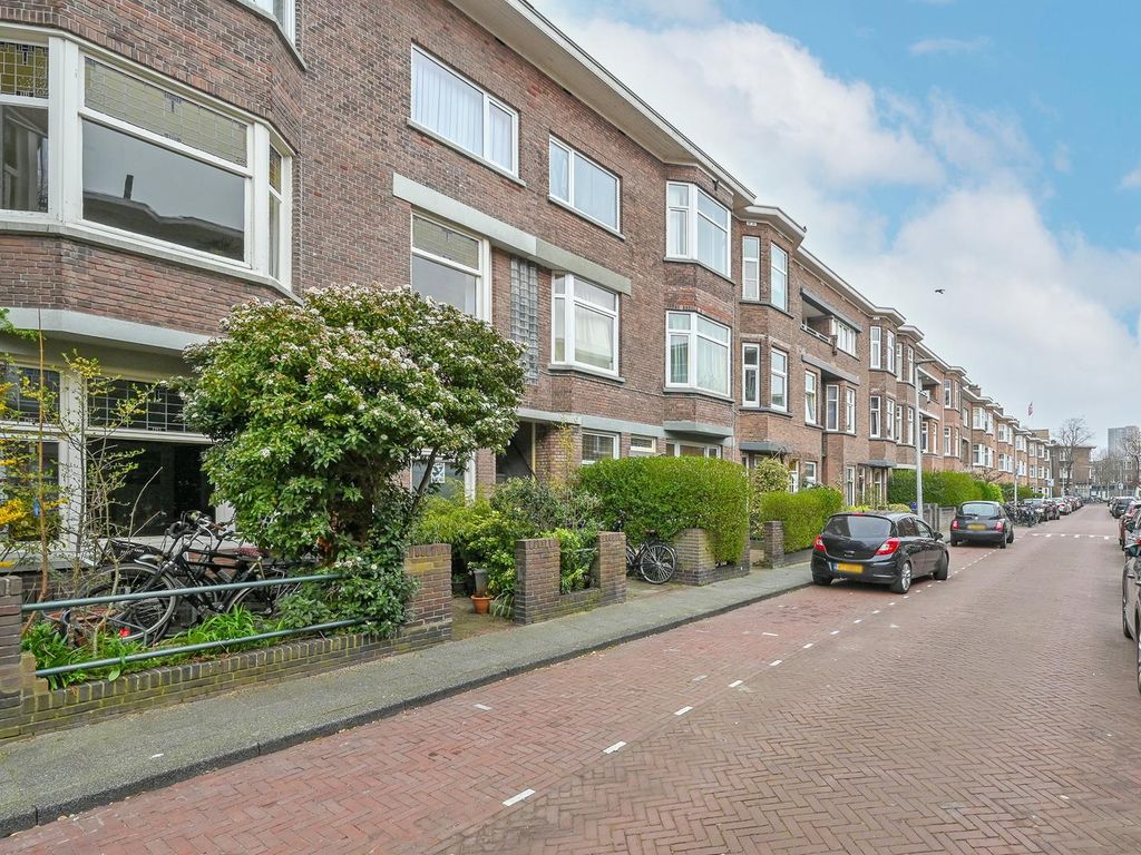 Lunterenstraat 147, 'S-Gravenhage