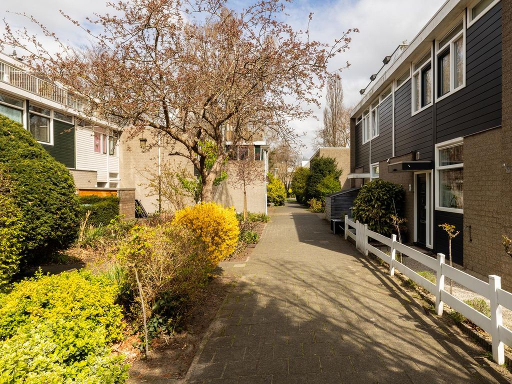 Wilgendreef 103, Voorburg