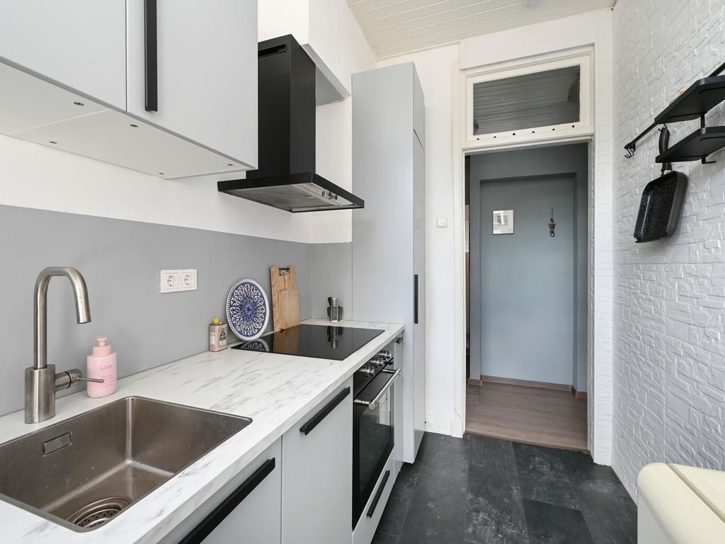 Voorthuizenstraat 4, 'S-Gravenhage