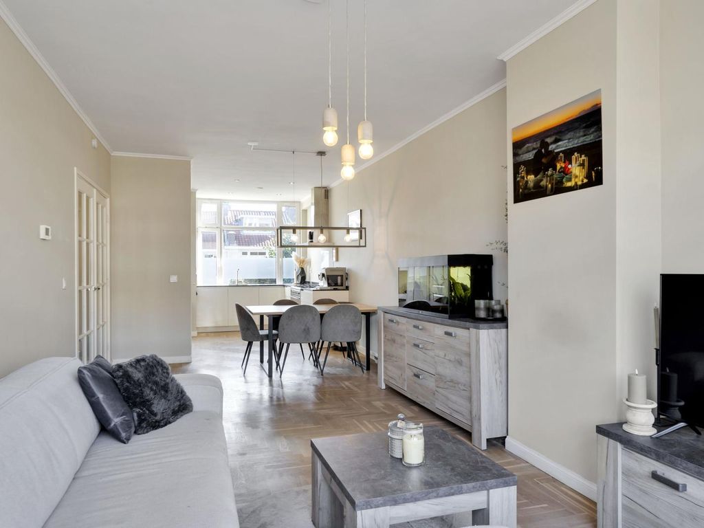 Morelstraat 126, 'S-GRAVENHAGE